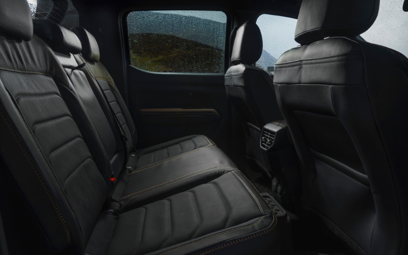 Volkswagen Amarok interior rear cabin