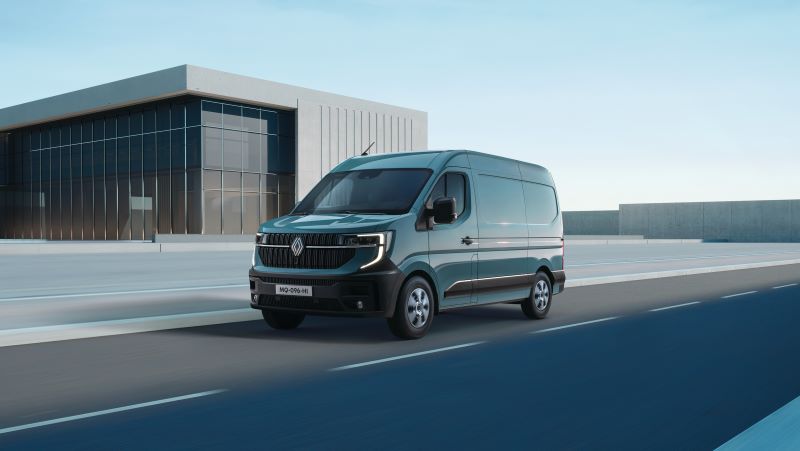 Electric Renault Master E-Tech Lands Another Top Van Accolade